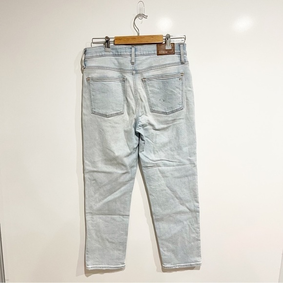 Madewell Mid-Rise Classic Straight Jeans in Wellingford Wash: Knee-Rip Edition - Picture 7 of 14